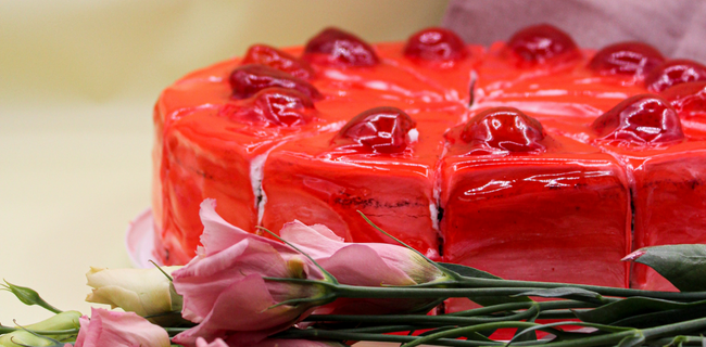 Пекарня "Черный и Белый" принимает заказы на изготовление тортов