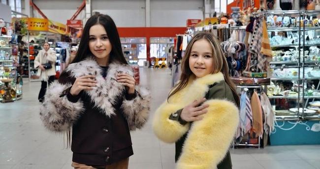 Существенное снижение цен на детскую одежду и обувь 17 и 18 Февраля в Красных Холмах!