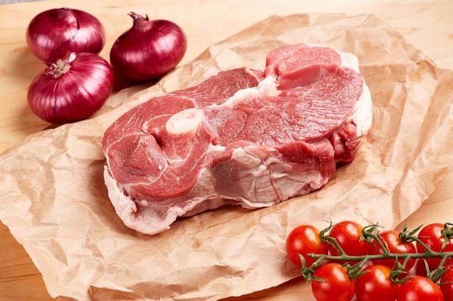 Мясной рынок Красных холмов делает подарок для жителей города и приглашает купить мясо с выгодой!